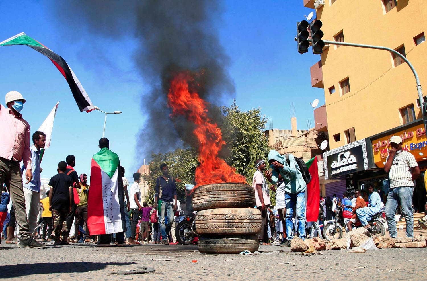 متظاهرون سودانيون ضد البرهان وسط الخرطوم