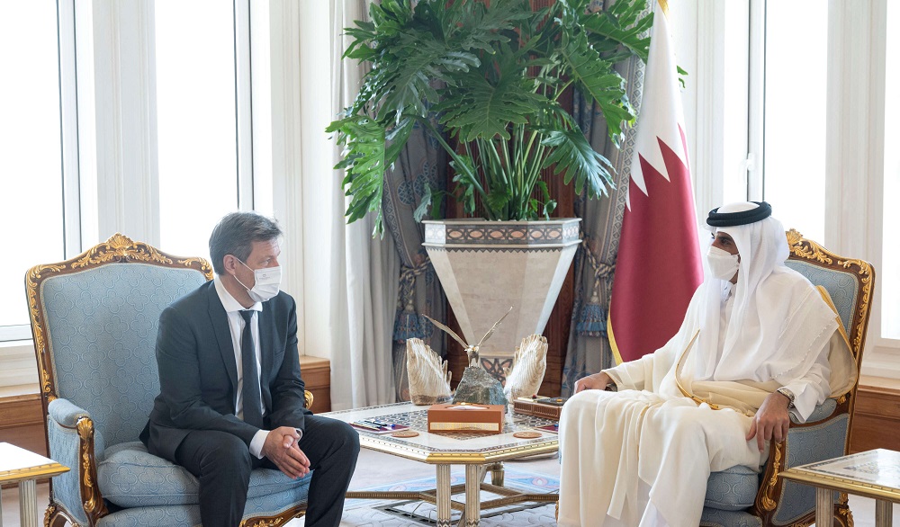 تحاول دول الخليج تحقيق توازن بين حلفائها الأوروبيين وبين روسيا
