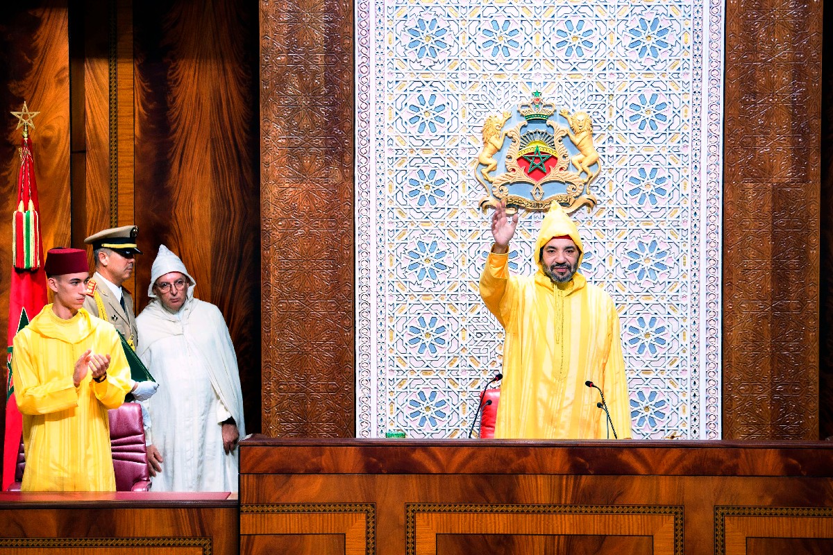 الملك محمد السادس يشدد على الدور الحاسم للبرلمان في نشر قيم الديمقراطية وترسيخ دولة القانون