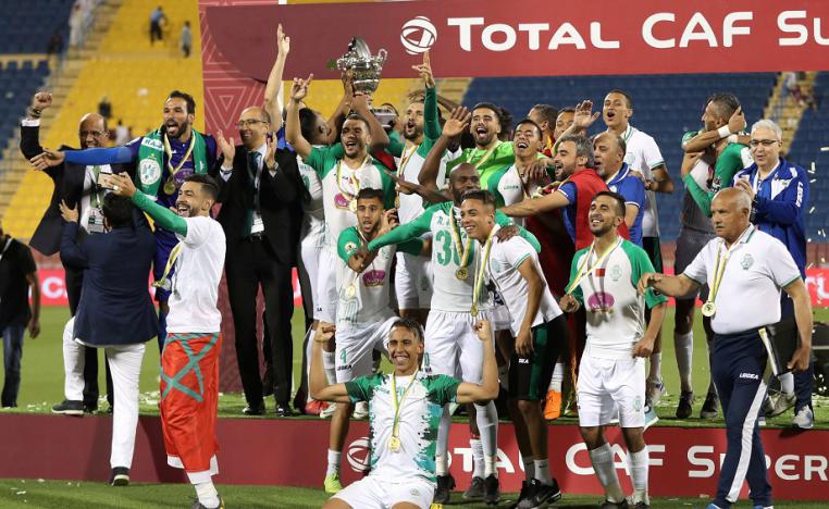 الرجاء على منصة التتويج خلال نهائي كأس السوبر الافريقية 2019