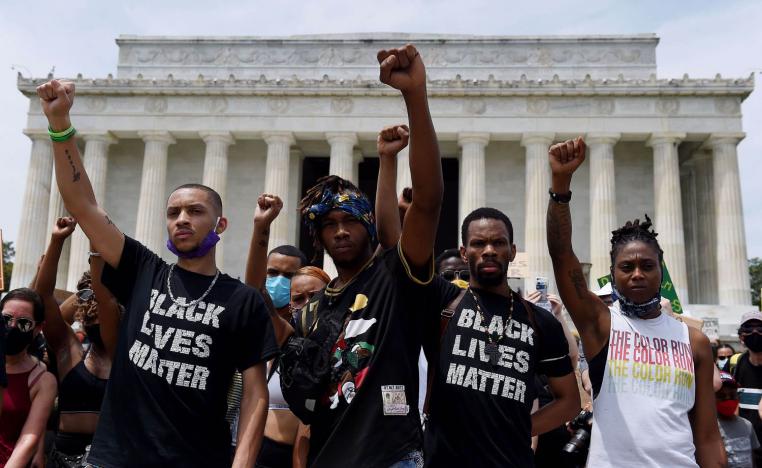 مواطنون سود يتظاهرون ضد العنصرية في واشنطن