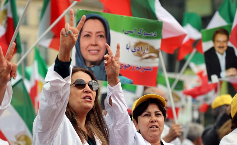 تجمعات المعارضة الايرانية في المنفى