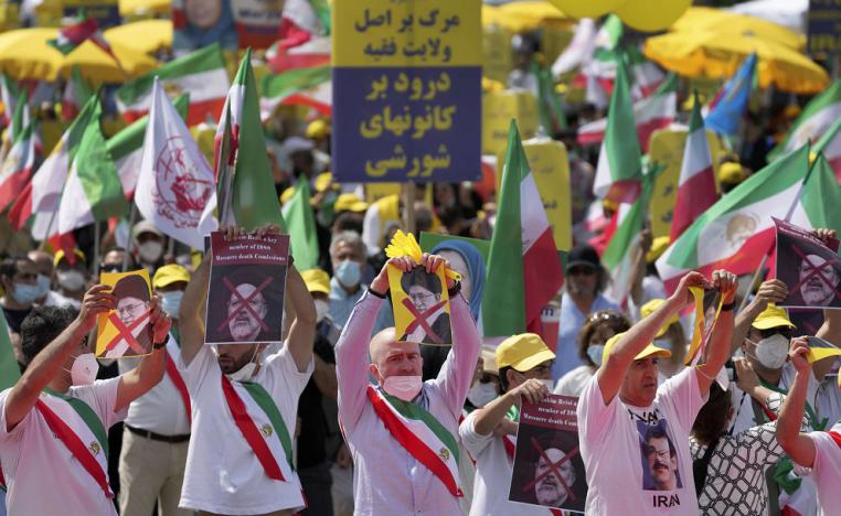 مسيرة منددة بفوز إبراهيم رئيسي بالرئاسة الإيرانية