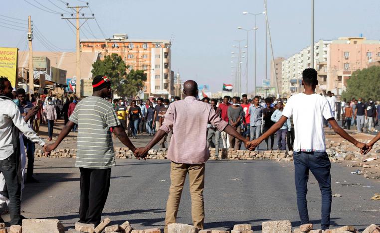 هل يخرج الاتفاق السياسي بين حمدوك والبرهان السودان من حالة الانسداد