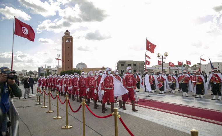 موكب رسمي بإشراف الرئيس التونسي