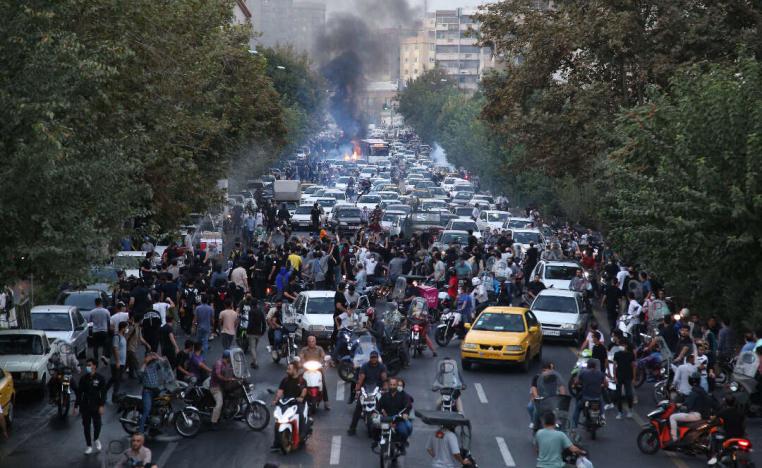 الاحتجاجات تتوسع نحو أكثر من 50  مدينة وبلدة إيرانية بما في ذلك العاصمة طهران