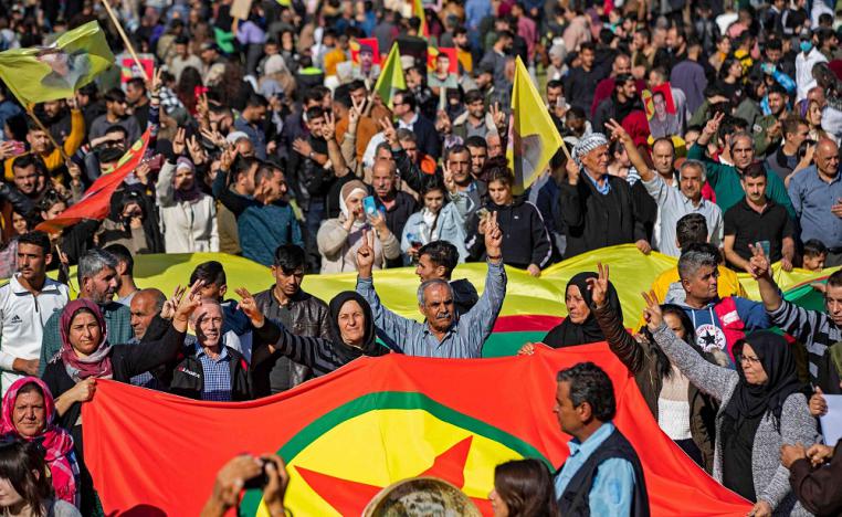 الأكراد أقلية عالقة بين قصف تركي وآخر إيراني