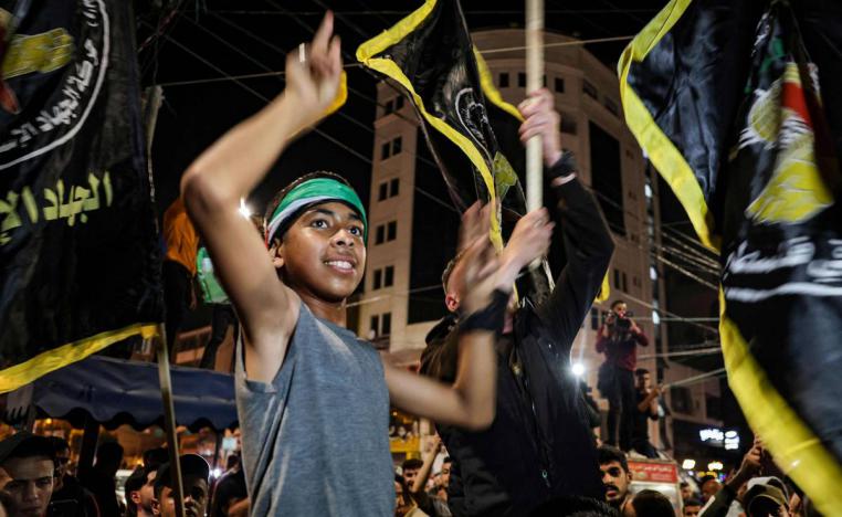 ناشطون من الجهاد الإسلامي يحتفلون بالهدنة في غزة