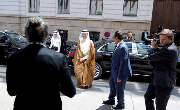 السعودية تعيد ضبط الوضع في تحالف أوبك+ بعد أنباء عن خلافات مع روسيا