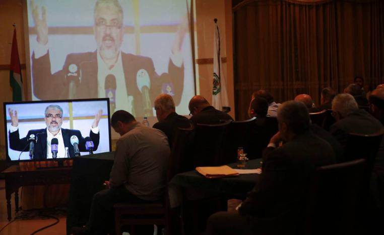 رئيس حماس الخارج خالد مشعل في مؤتمر صحفي منقول في الدوحة