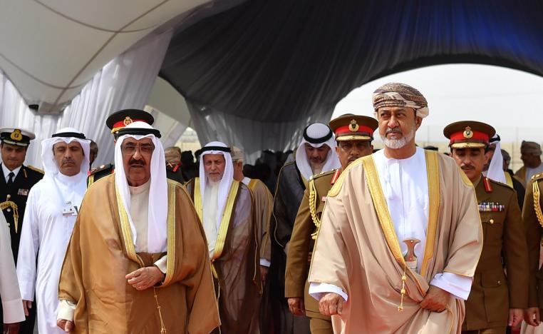 السلطان هيثم بن طارق يقوم بأول زيارة دولة للكويت