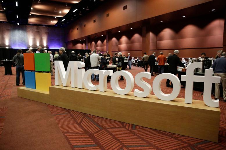 مايكروسوفت تقول إن الاتفاقية مع الشركة الاماراتية ملزمة