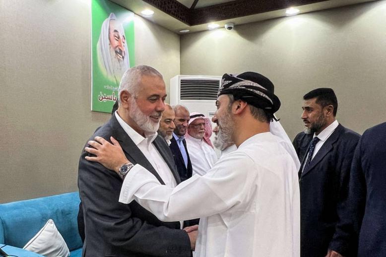 رئيس حماس إسماعيل هنية يستقبل المعزين في الدوحة
