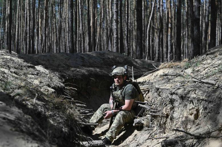 جندي أوكراني على الجبهة الشرقية في دونتسك