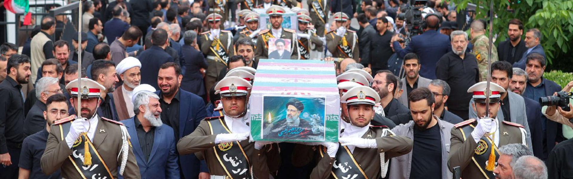 تباين شديد في حالة الحزن الشعبي مقارنة بجنازات سابقة لشخصيات إيرانية بارزة  