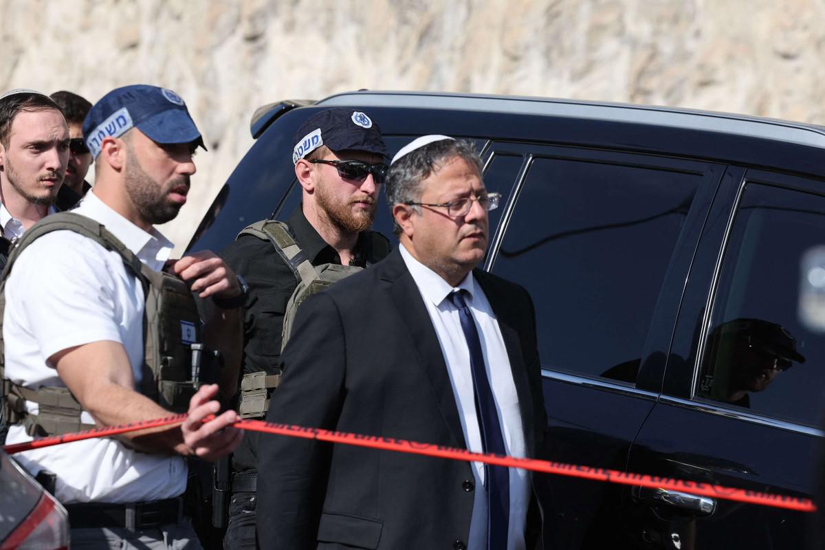 الوزير المعروف بعدائه الشديد للفلسطينيين يواجه تهديدات بالقتل  