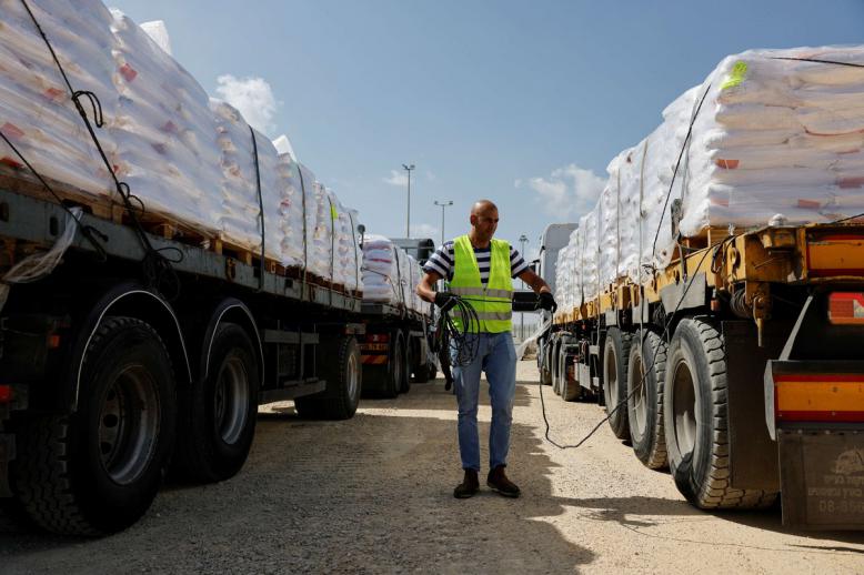 العملية العسكرية في رفح تتسبب في وقف تدفّق المساعدات المتجهة إلى غزة 
