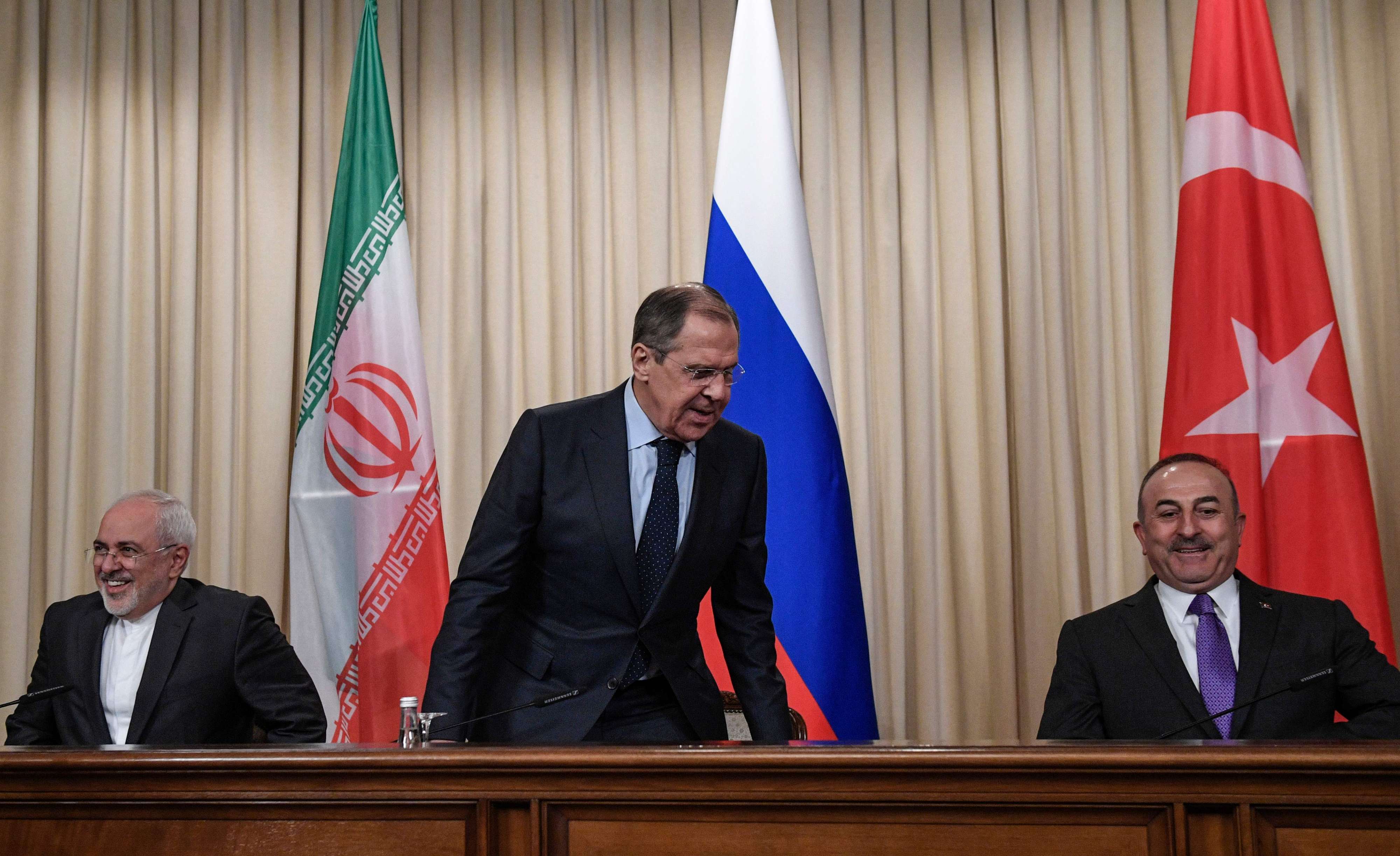 وزراء خارجية روسيا وتركيا وإيران في اجتماع في موسكو