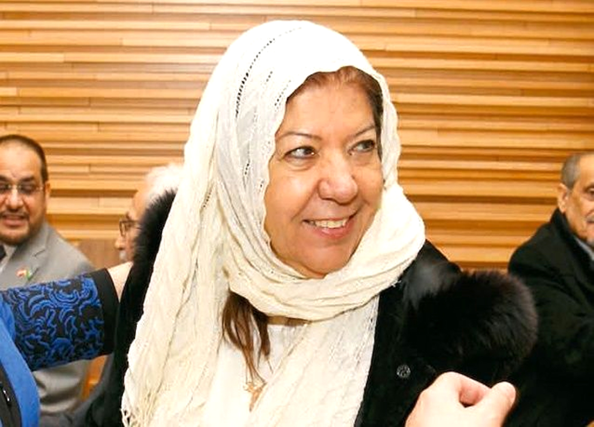 من يعاتب من؟