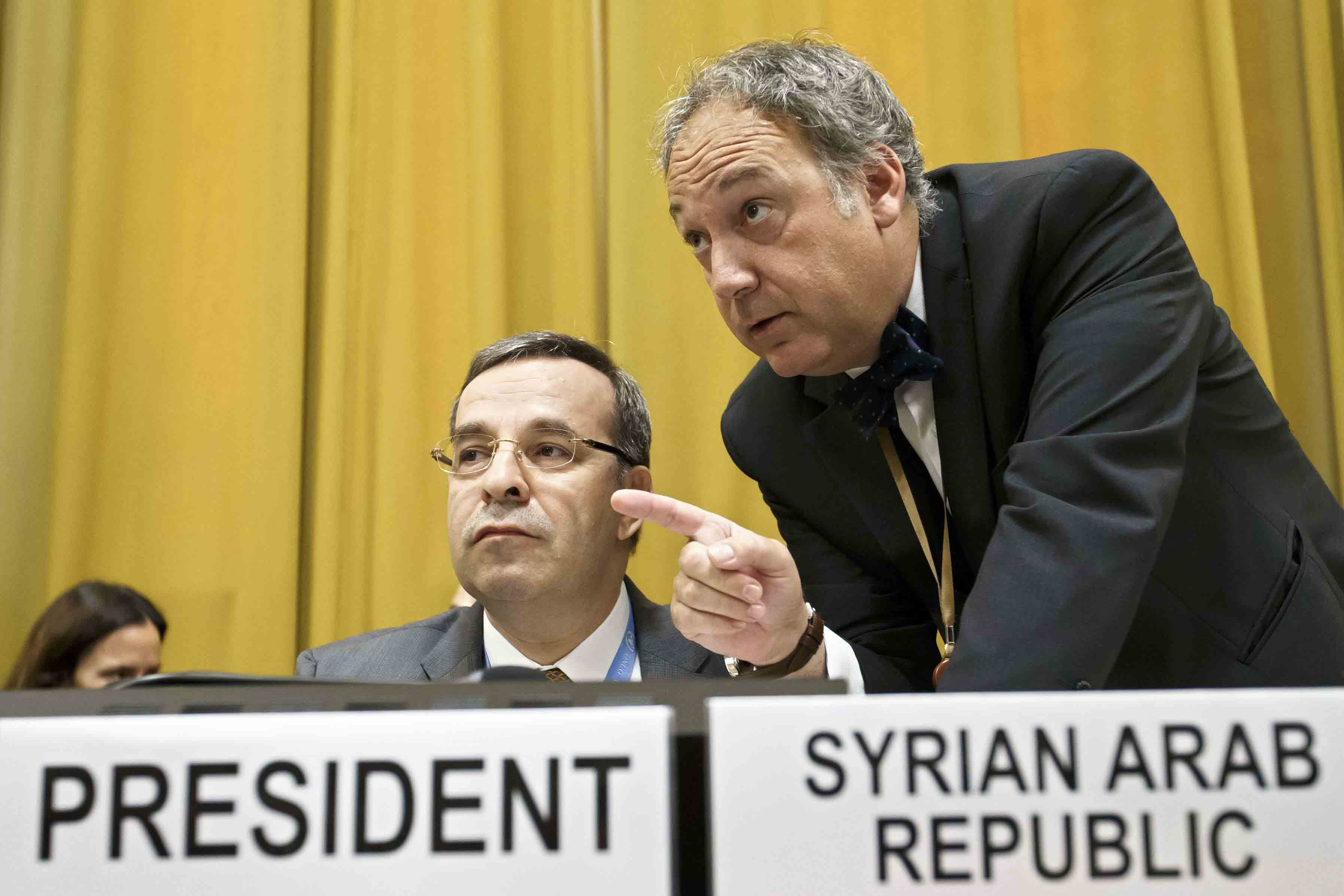 ضحك على الذقزن