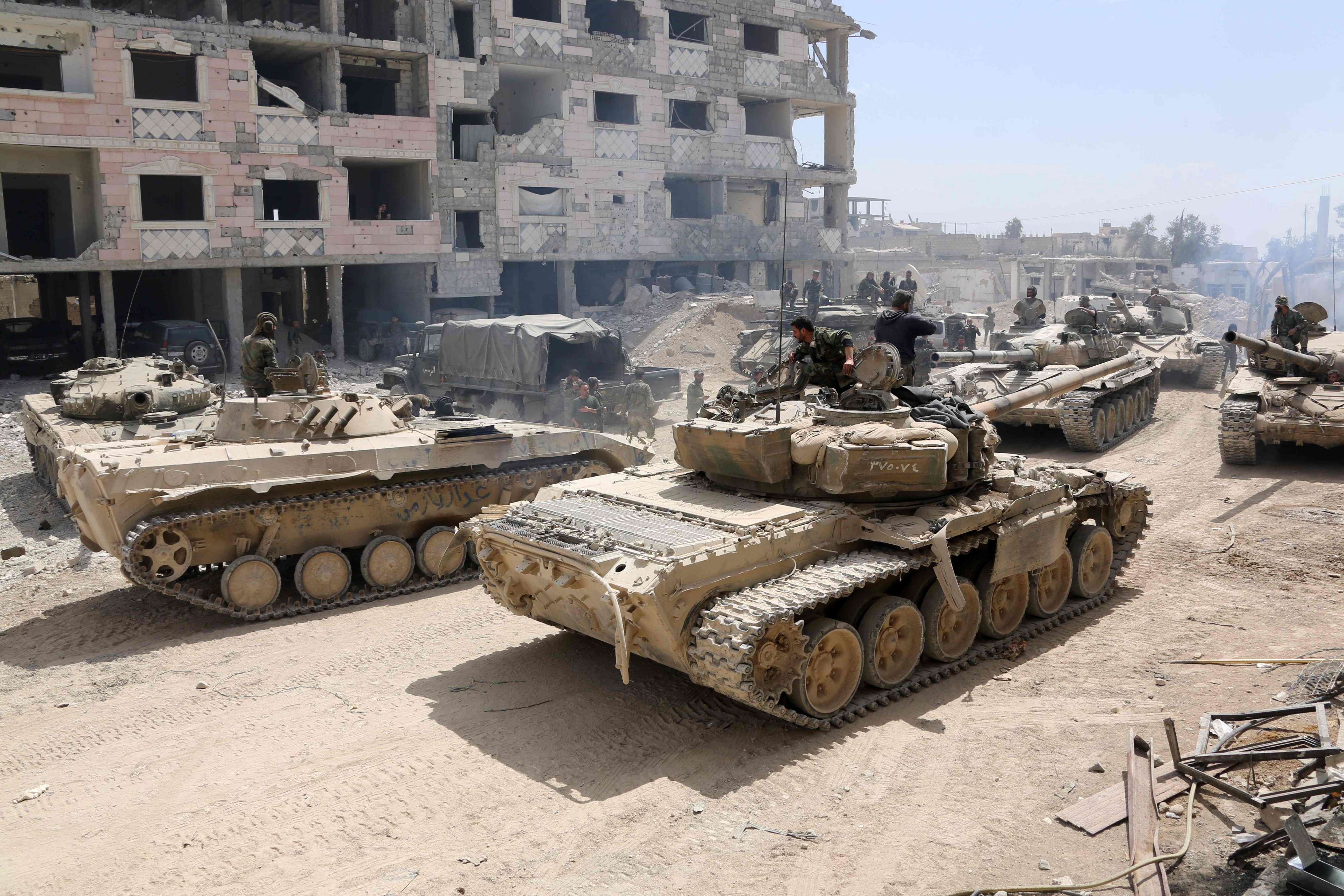 دبابات تابعة للجيش السوري
