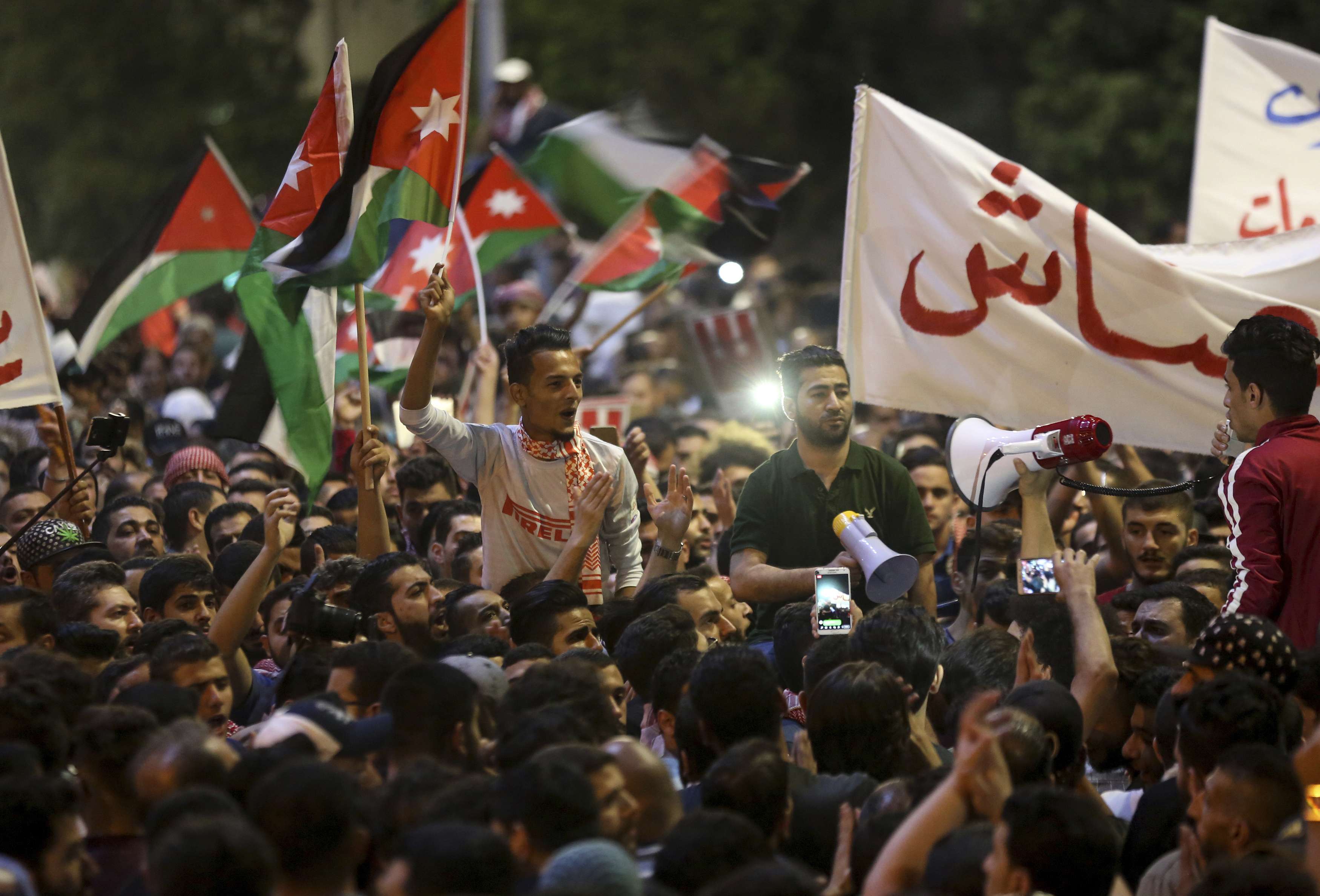 انتظار سحب  قانون الضربية برمته