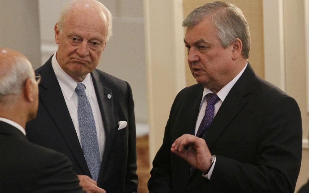 المبعوث الأممي الى سوريا ستيفان دي ميستورا ومبعوث الرئيس الروسي ألكساندر لافرينتييف 