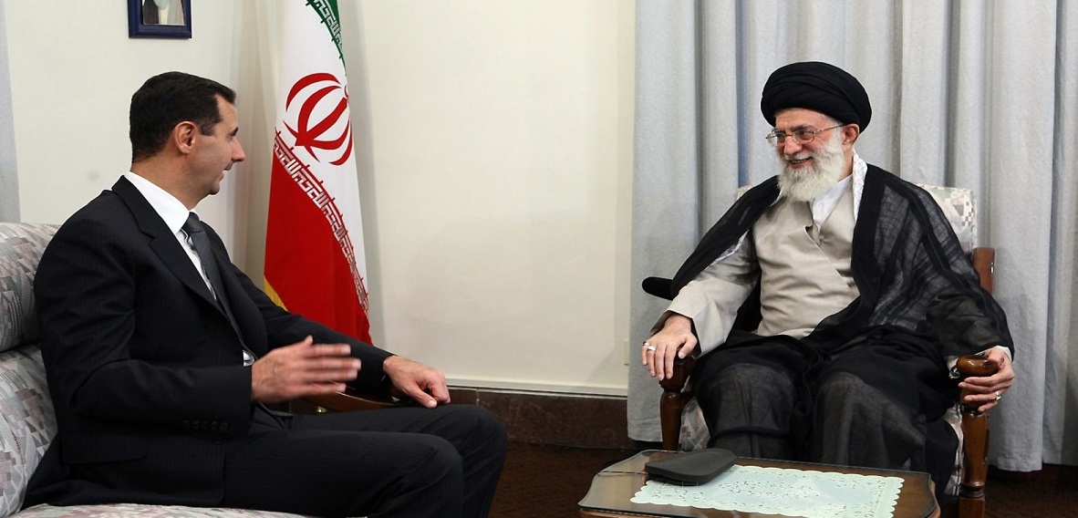 الرئيس السوري بشار الاسد في لقاء سابق مع مرشد الثورة الايرانية علي خامنئي