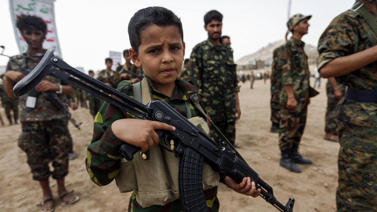 الحوثيون جندوا أطفالا للقتال في صفوفهم
