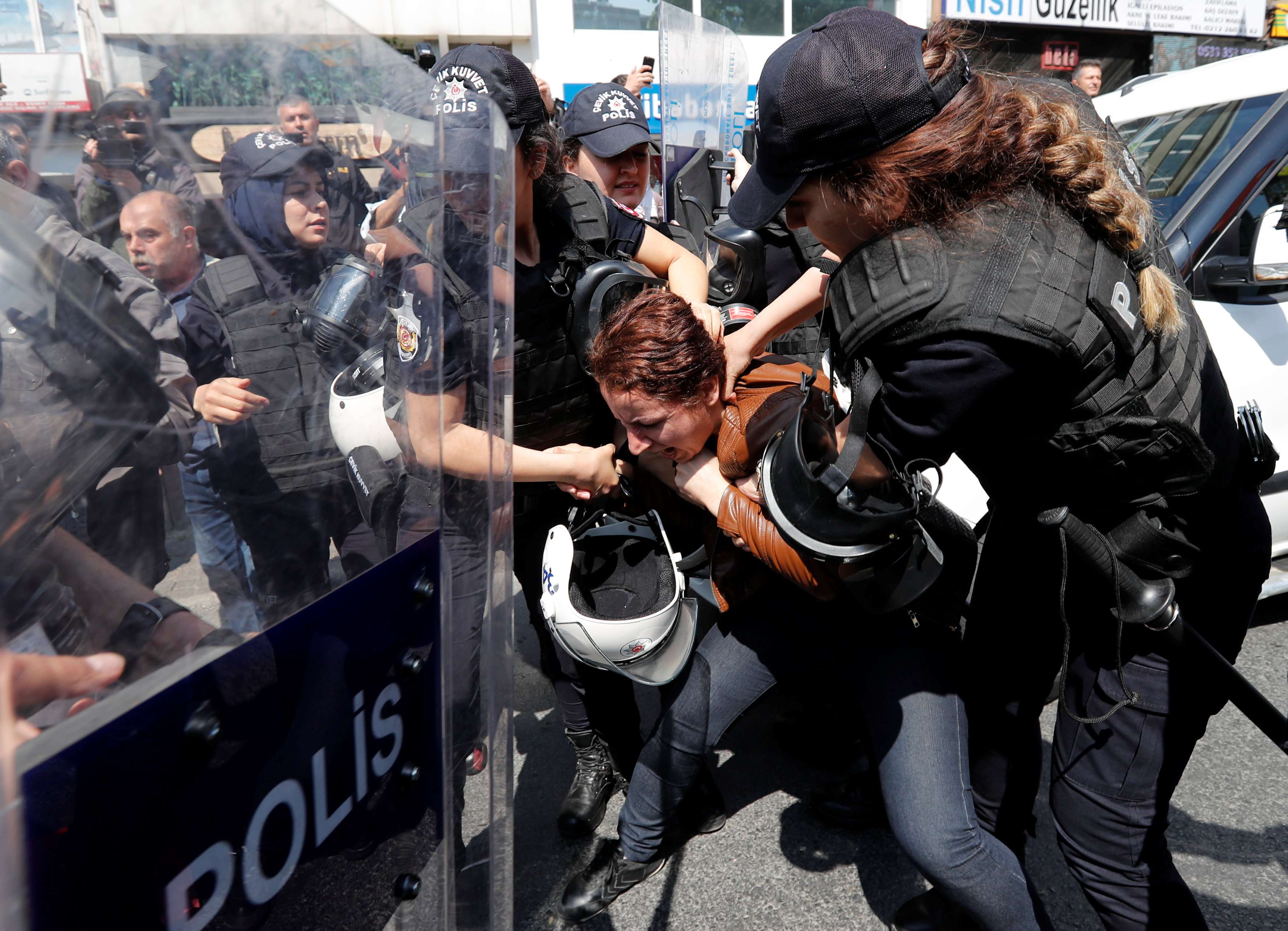 قمع المتظاهرين في تركيا