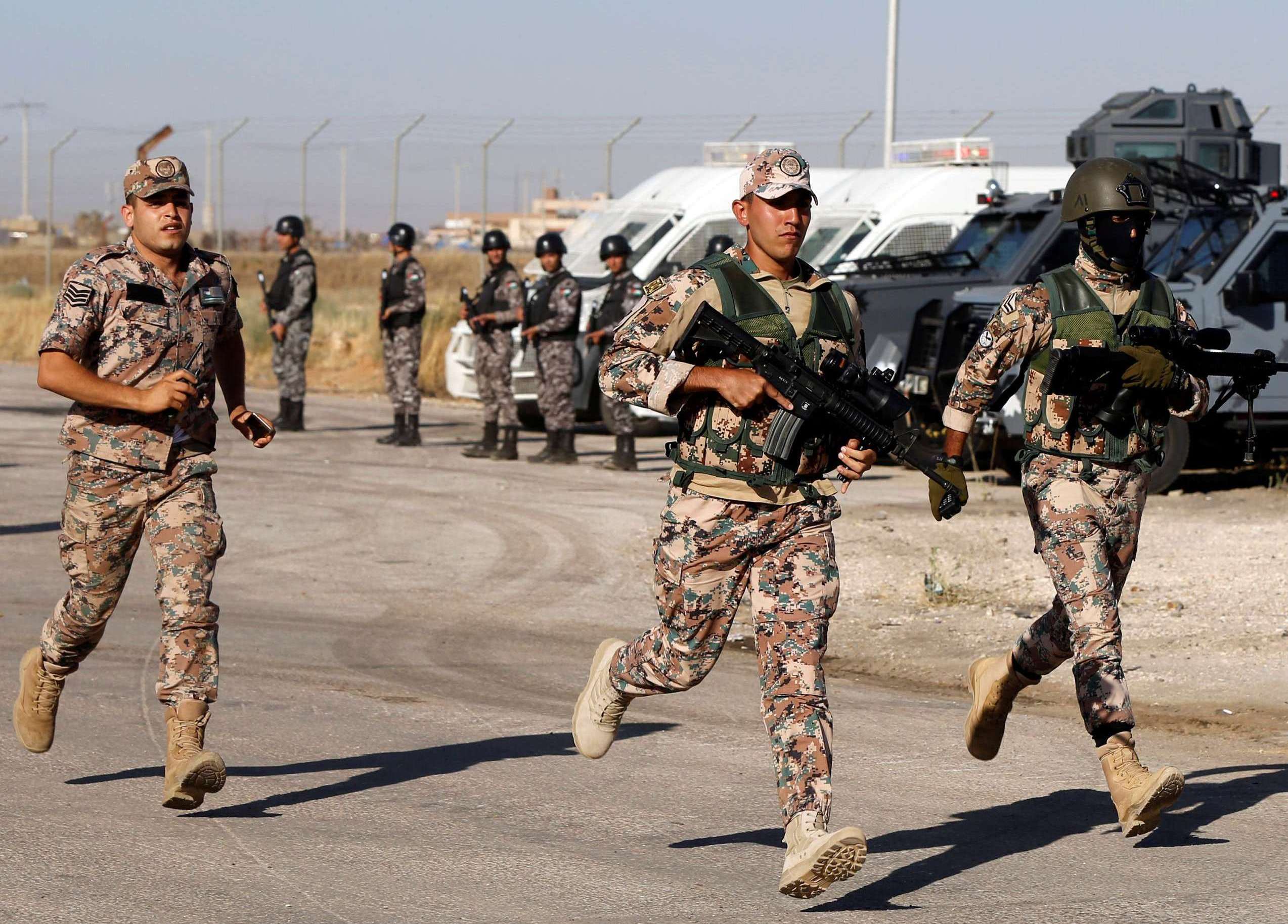 الجيش الأردني على الحدود السورية