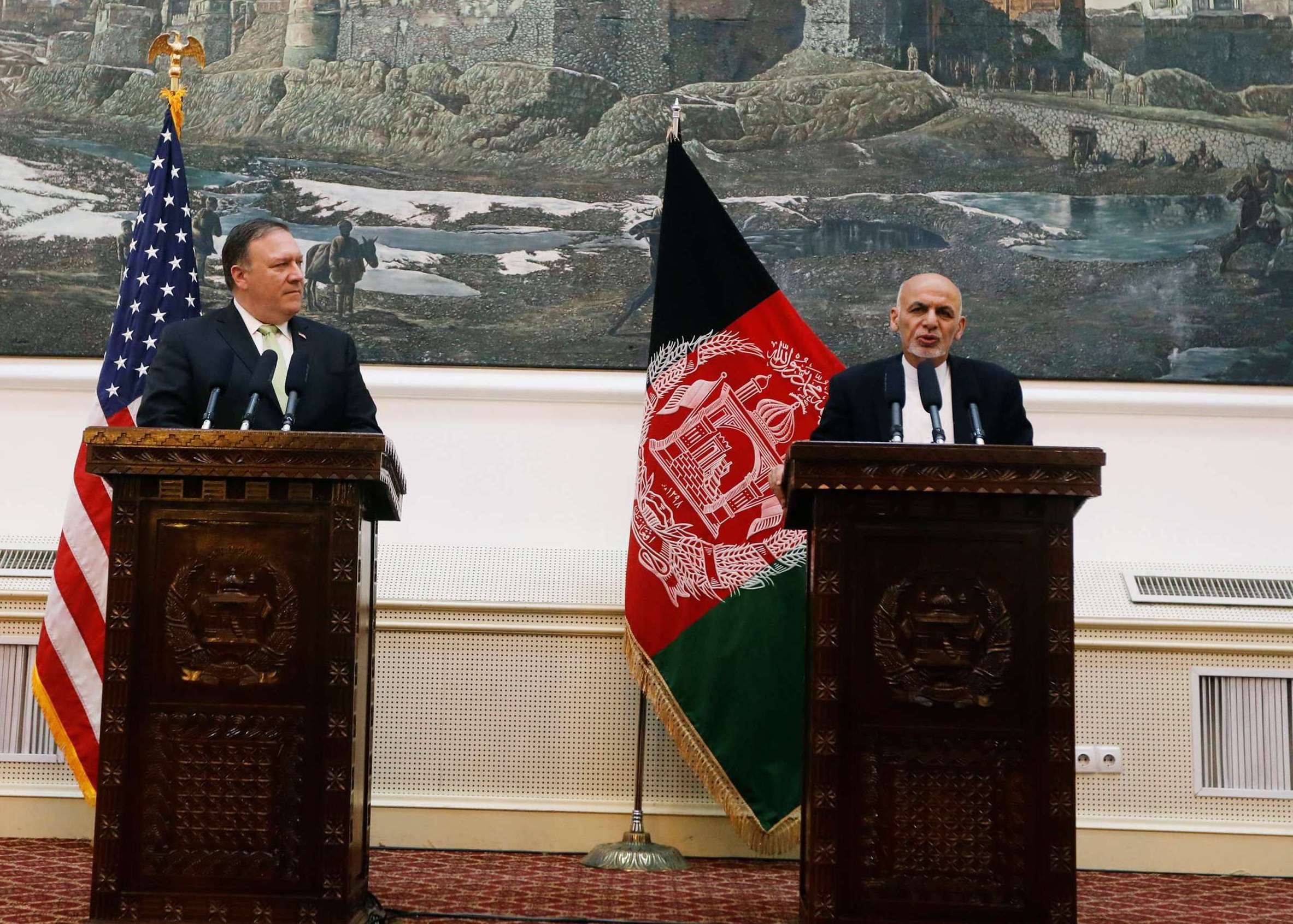 وزير الخارجية الاميركي والرئيس الأفغاني