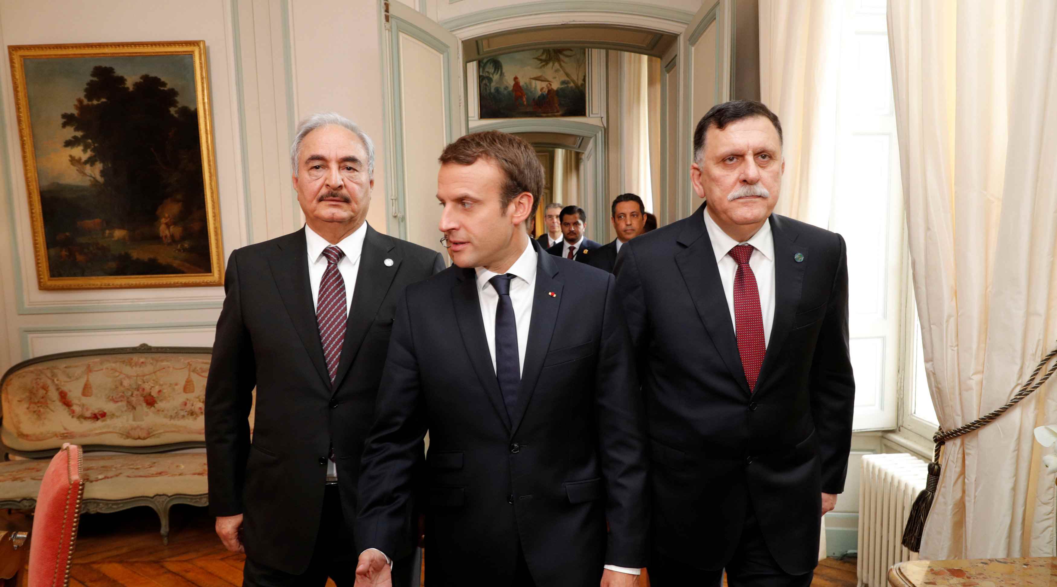 ماكرون جمع في سبتمبر 2017 بين الفرقاء الليبيين في باريس