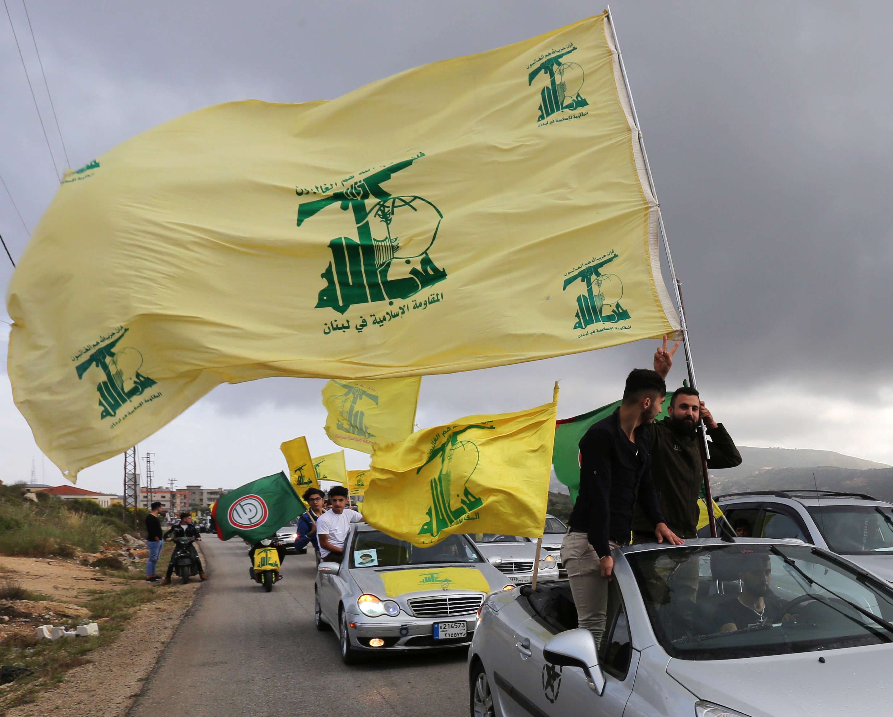 حزب الله يواصل ضغوطه على الحريري 