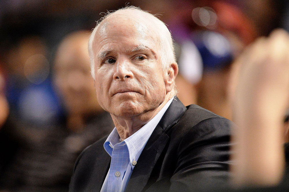 السناتور الجمهوري جون ماكين توفي بعد صراع مع سرطان في الدماغ