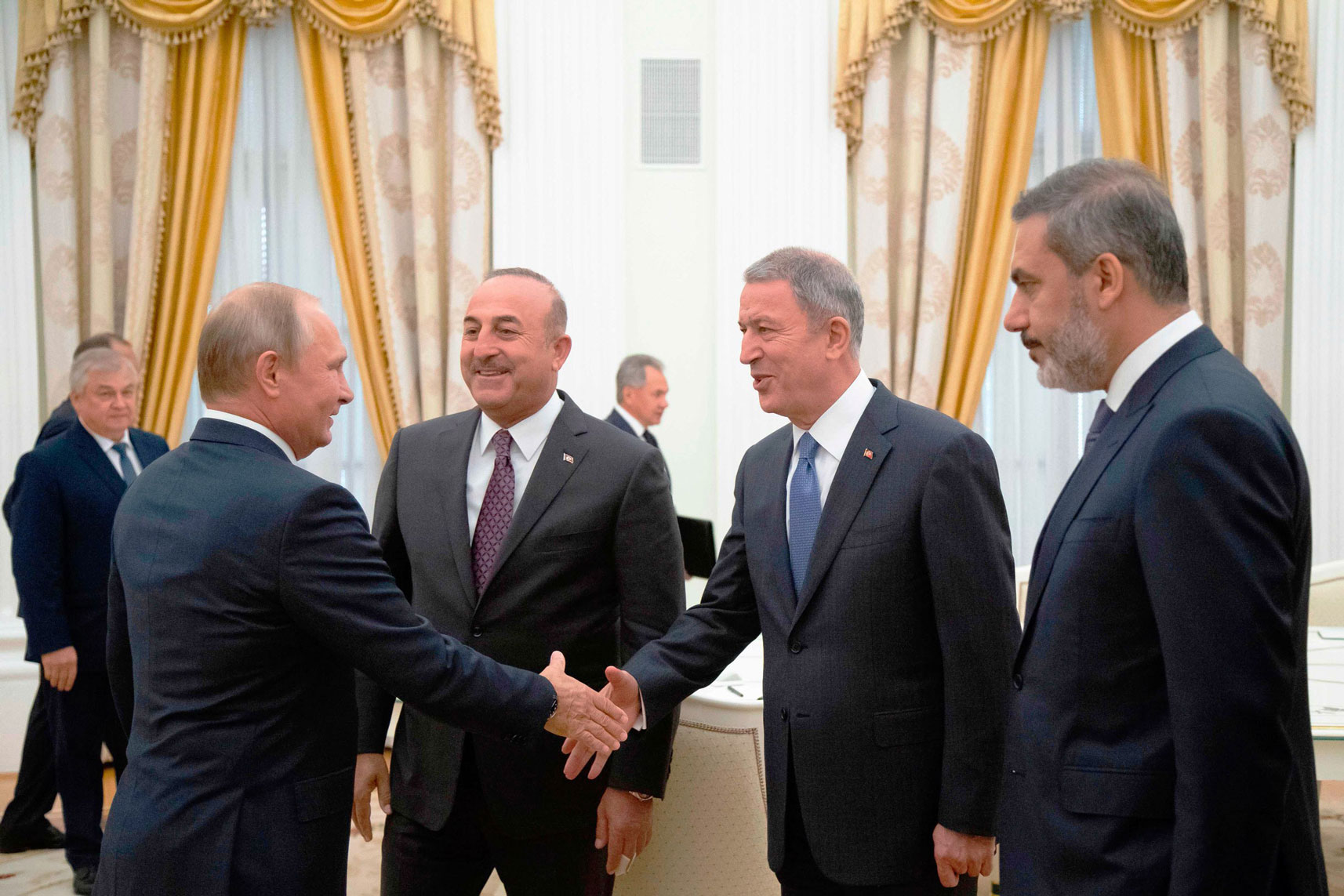 الرئيس الروسي فلاديمير بوتين يستقبل وزيري الخارجية والدفاع التركيين