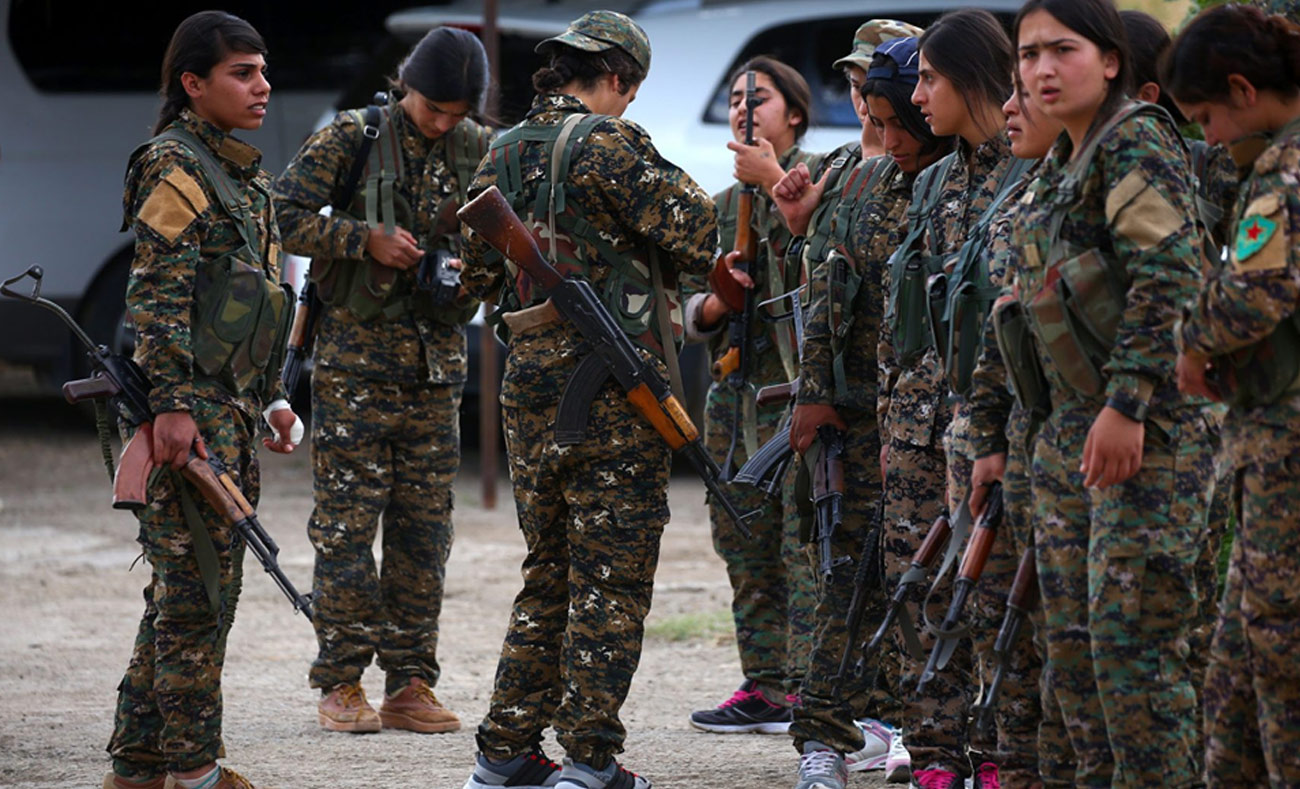 مقاتلات كرديات بسوريا