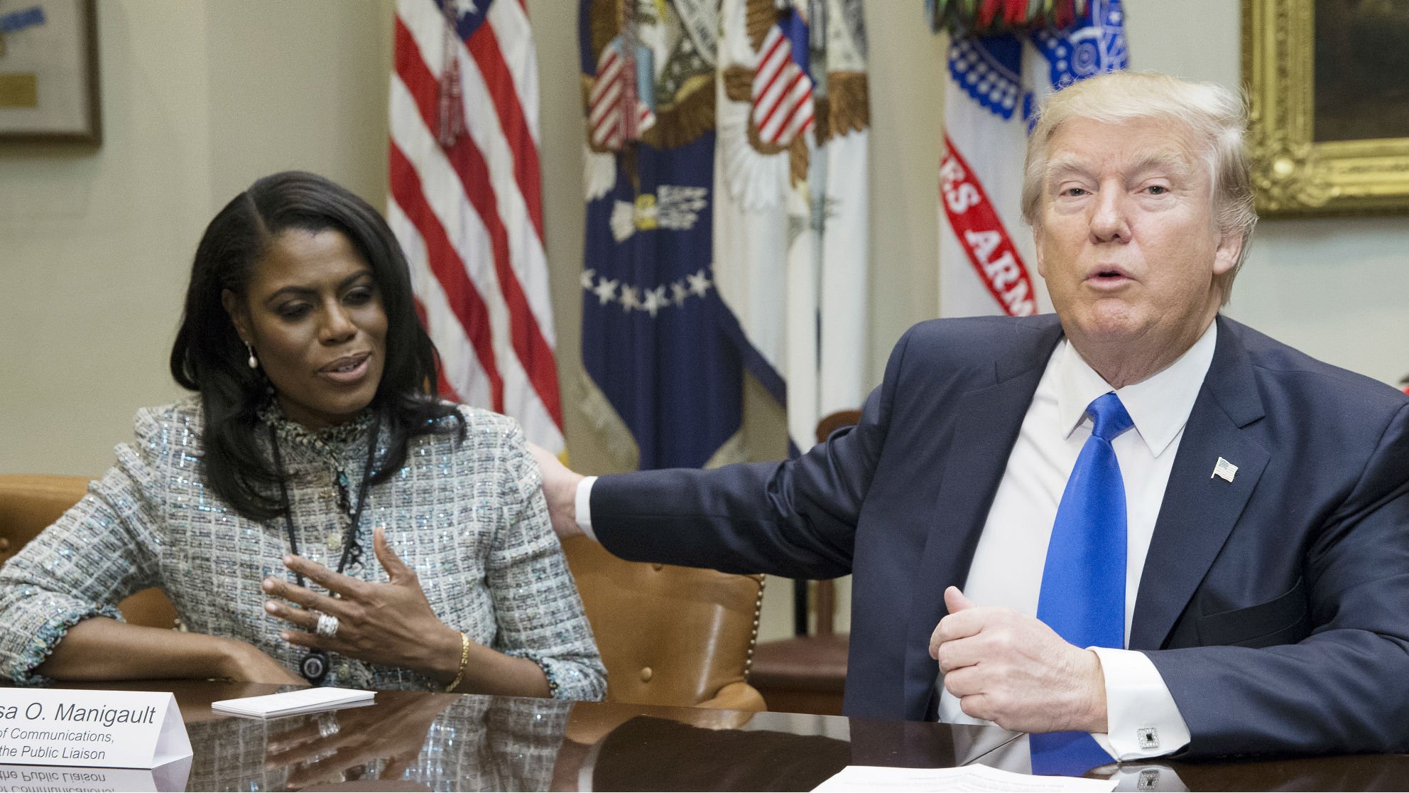 الرئيس الأميركي دونالد ترامب ومستشارته السابقة أوماروسا مانيغولت نيومان 