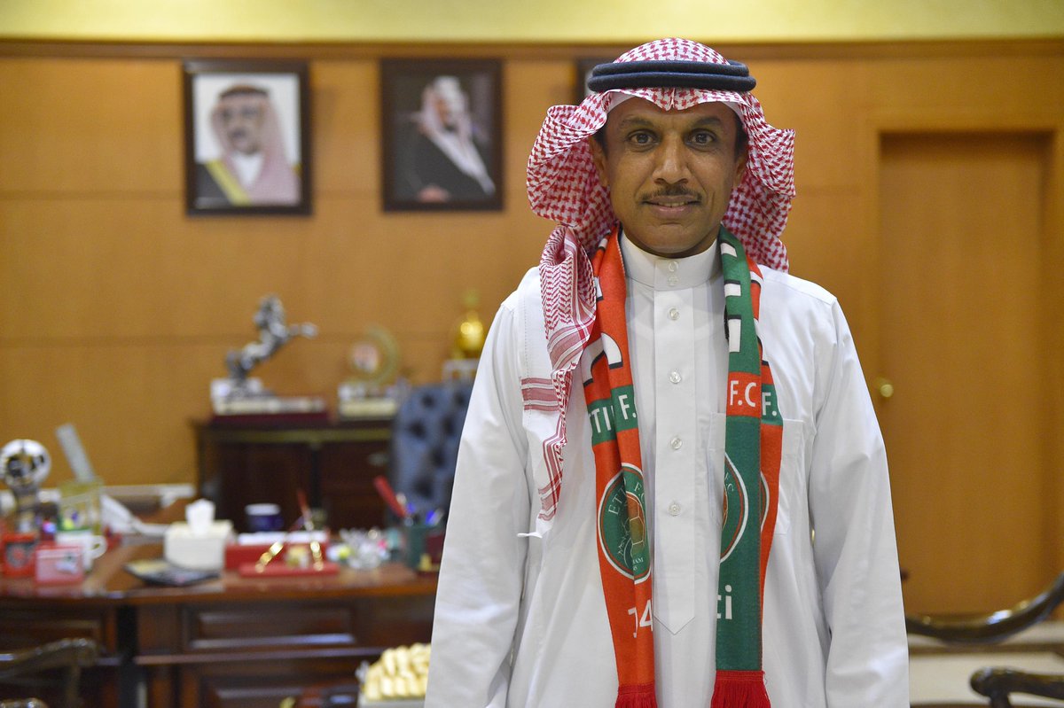 المدرب عمر باخشوين 