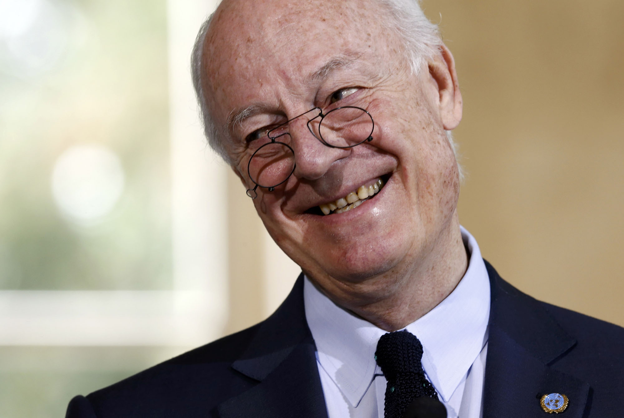 دي ميستورا المتفائل الذي يعرف الكلل!