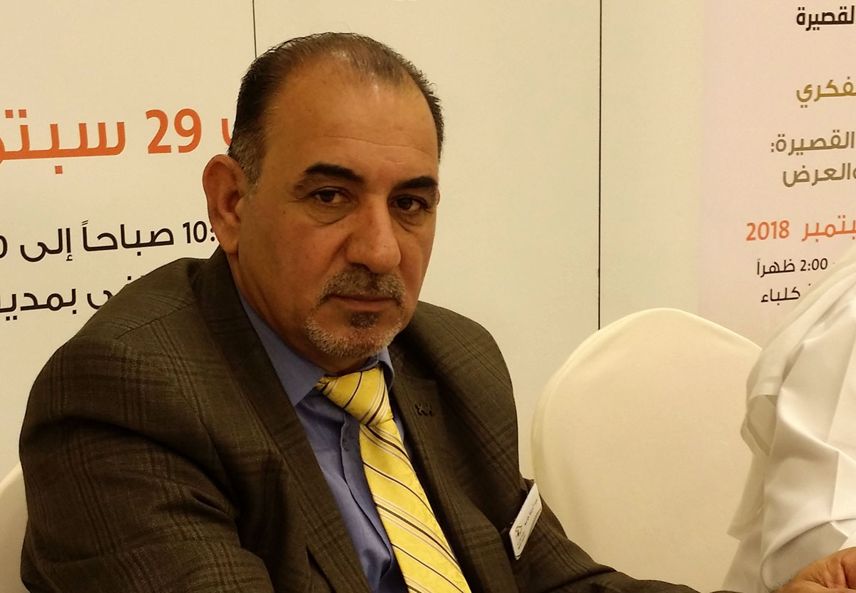لا بد أن تحتوي المسرحية على وحدة مكان أو أمكنة محددة