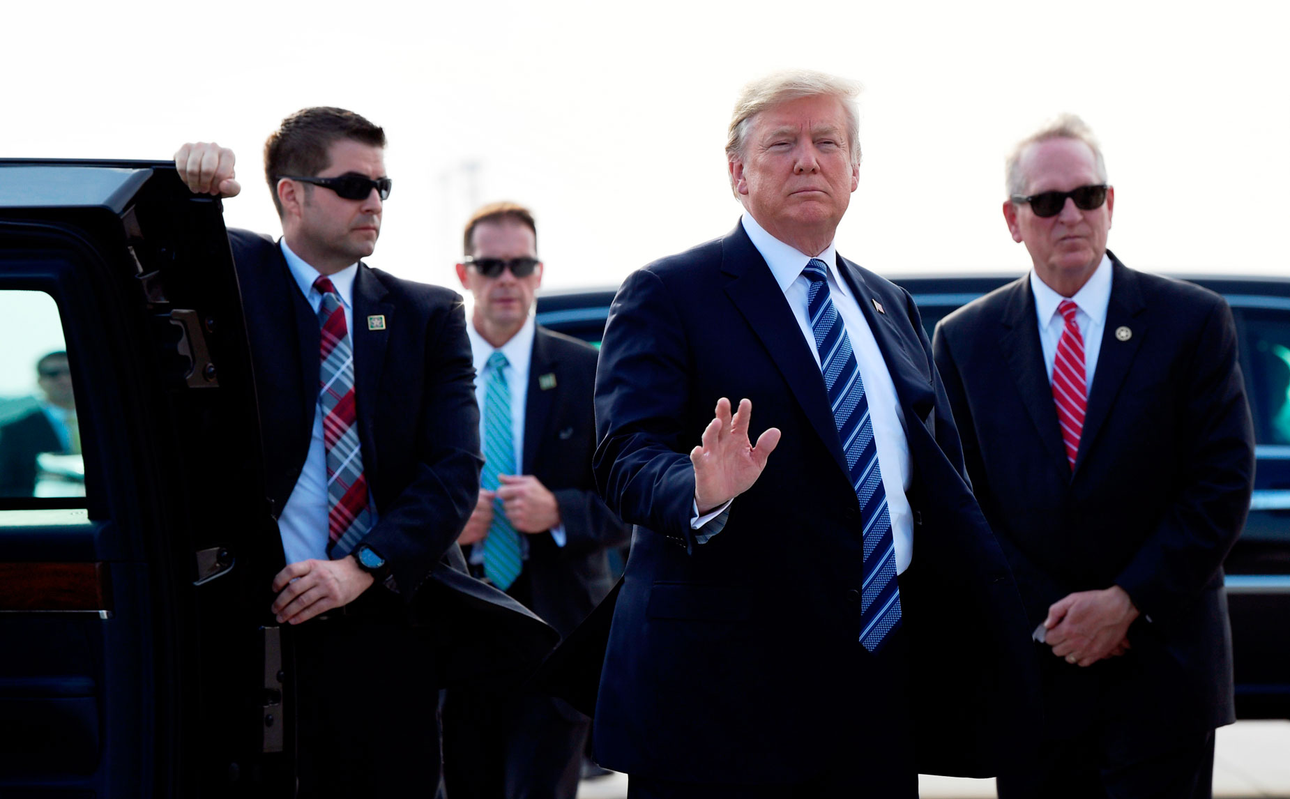 الرئيس الأميركي دونالد ترامب يواجه ضغوطا شديدة