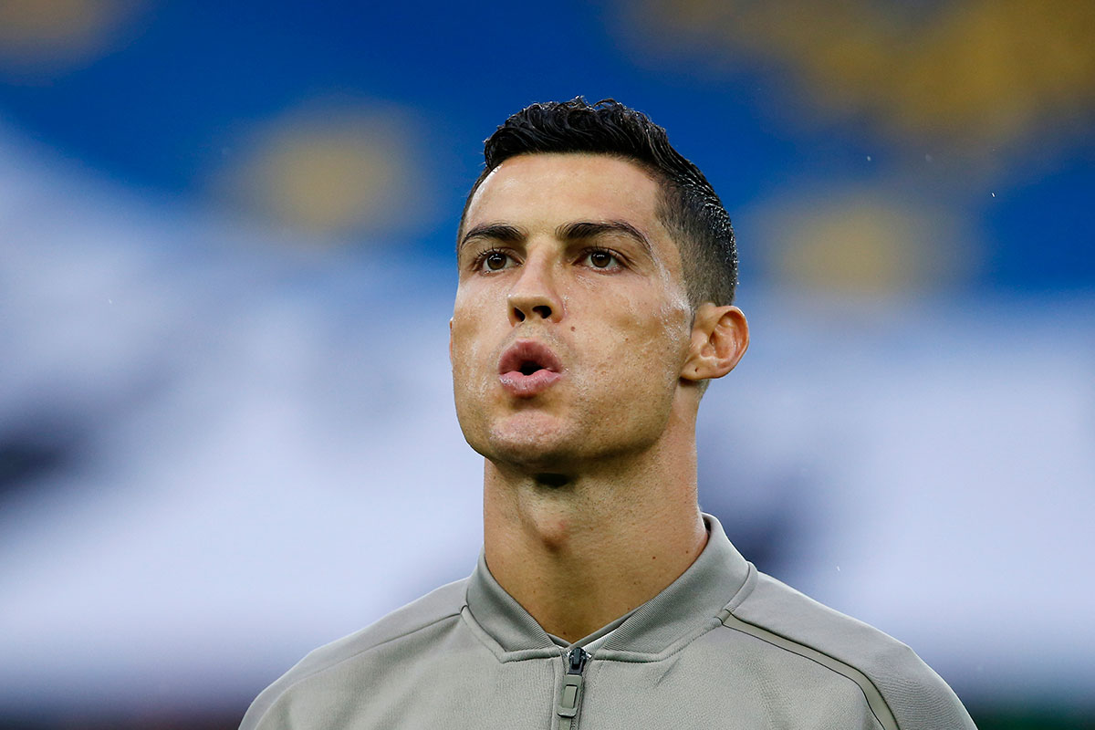 رونالدو لجذب الأنظار بعيدا عن الهجوم الكاسح من وراء الأطلسي