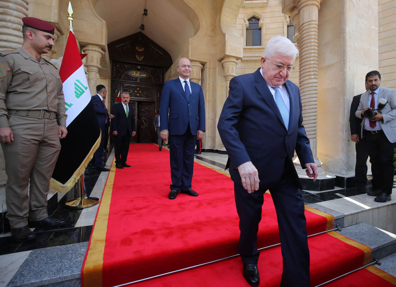 الرئيس العراقي المغادر فؤاد معصوم والرئيس العراقي الجديد برهم صالح