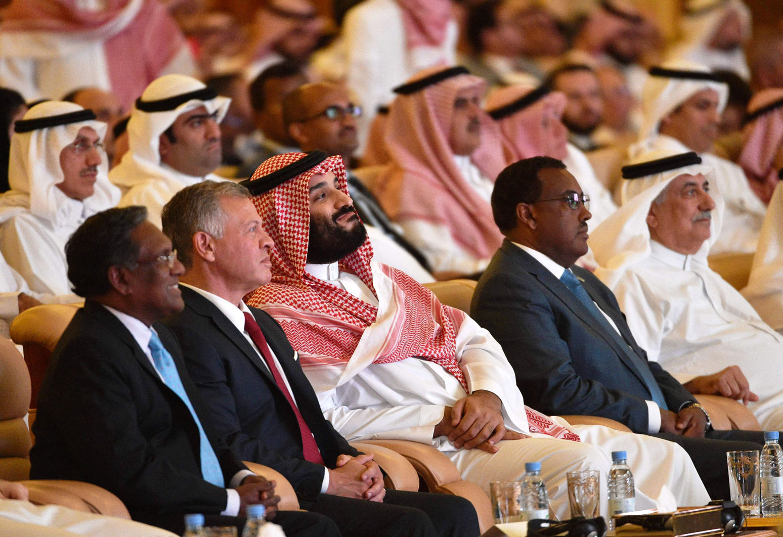ولي العهد السعودي الأمير محمد وإلى جانبه العاهل الأردني الملك عبدالله الثاني 