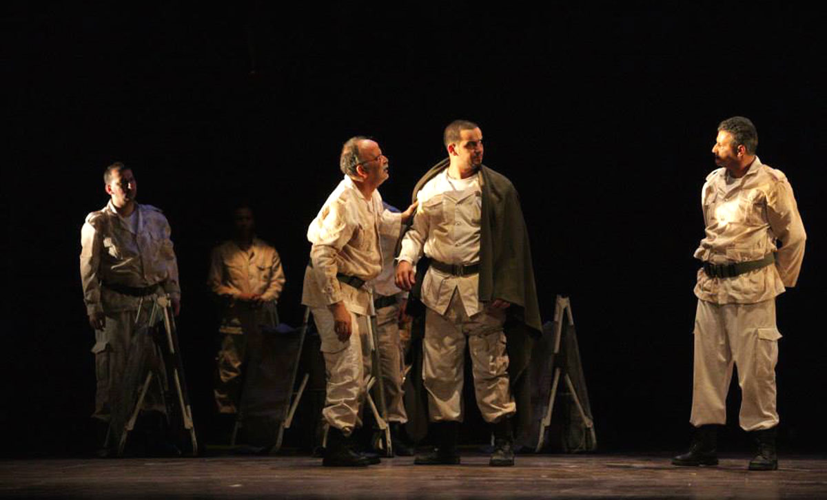 المسرح سلاح ذو حدين 