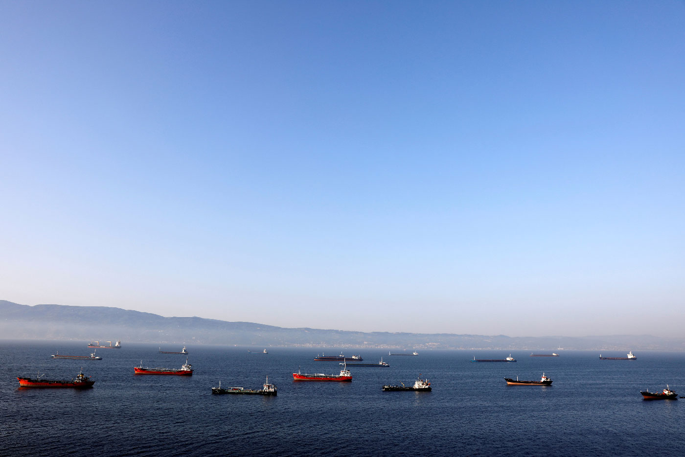  Oil tankers wait to dock at Tupras refinery near the northwestern Turkish city of Izmit.
