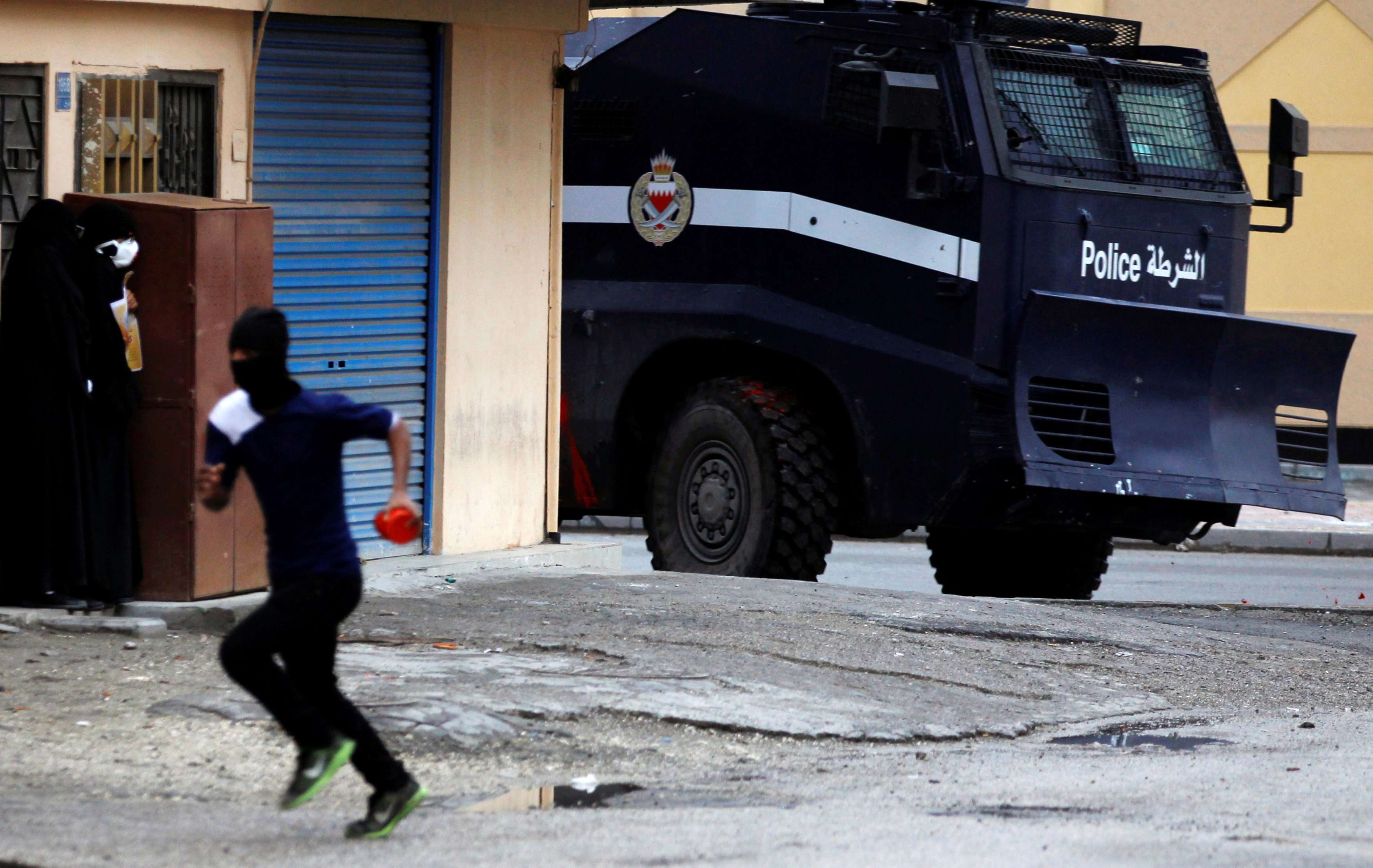 أذرع ايرانية تنسق عملية التهريب