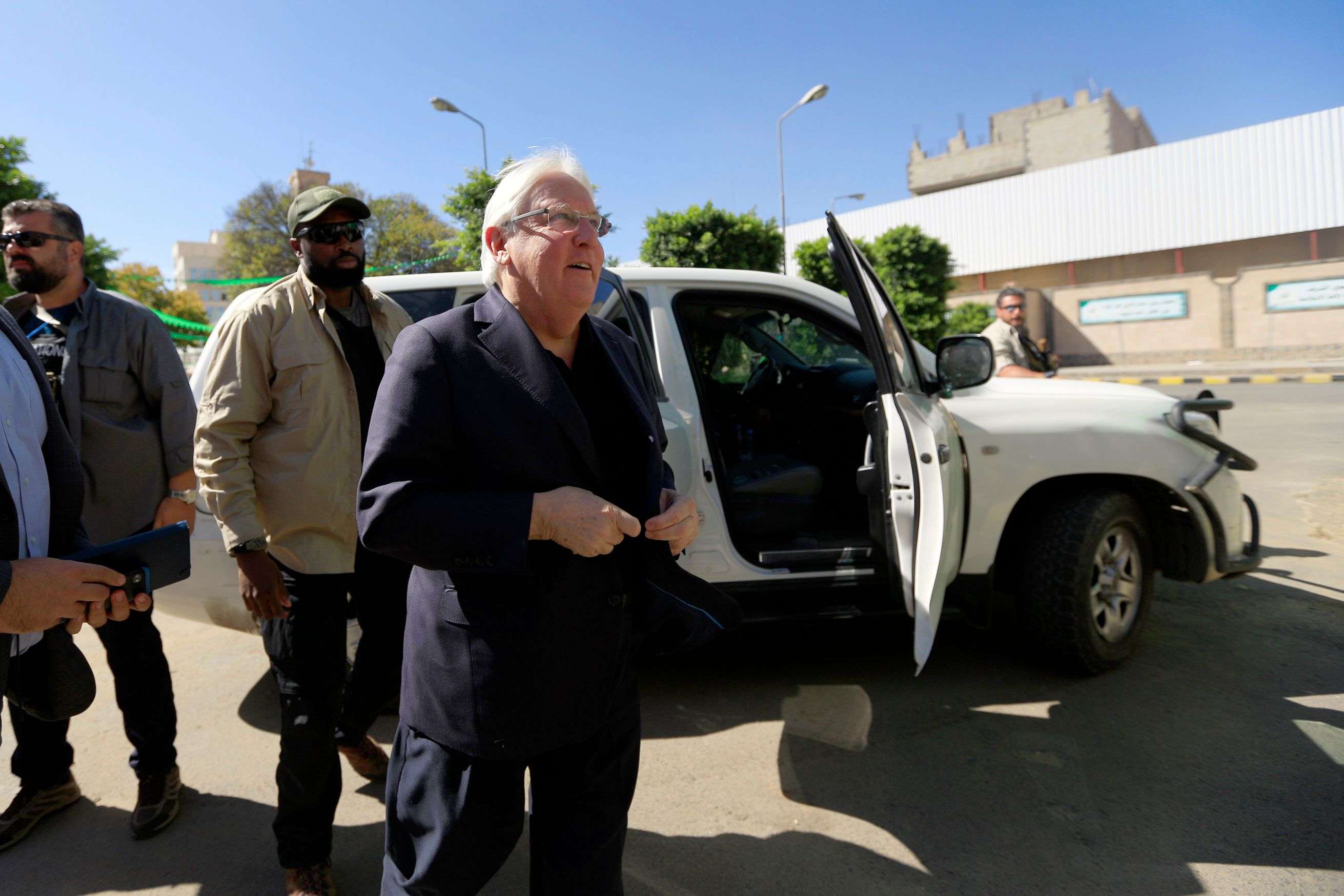 مهمة صعبة لعقد محادثات سلام مع تعنت الانقلابيين