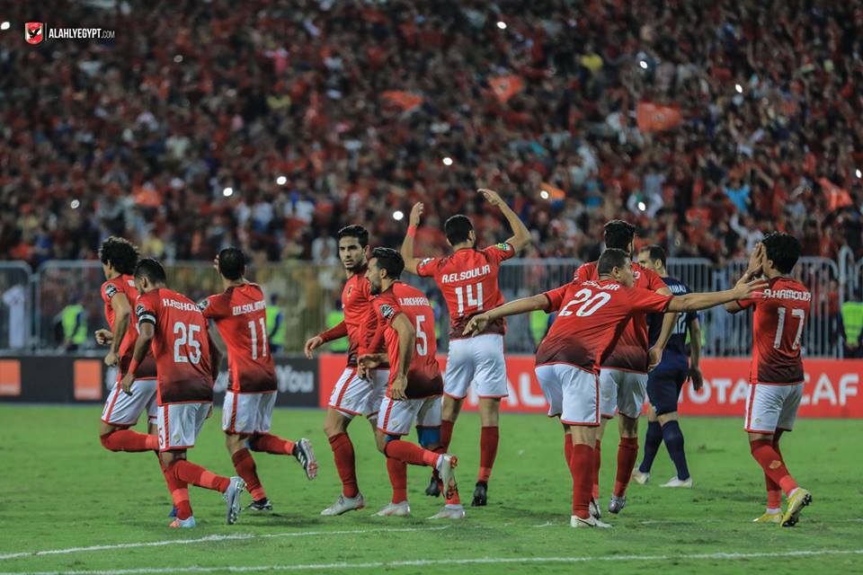لاعبو الاهلي يحتفون بفوزهم على الترجي